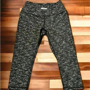 Ododos Women’s Capri Yoga Athletic Running Leggings Black and Grey Size Small.